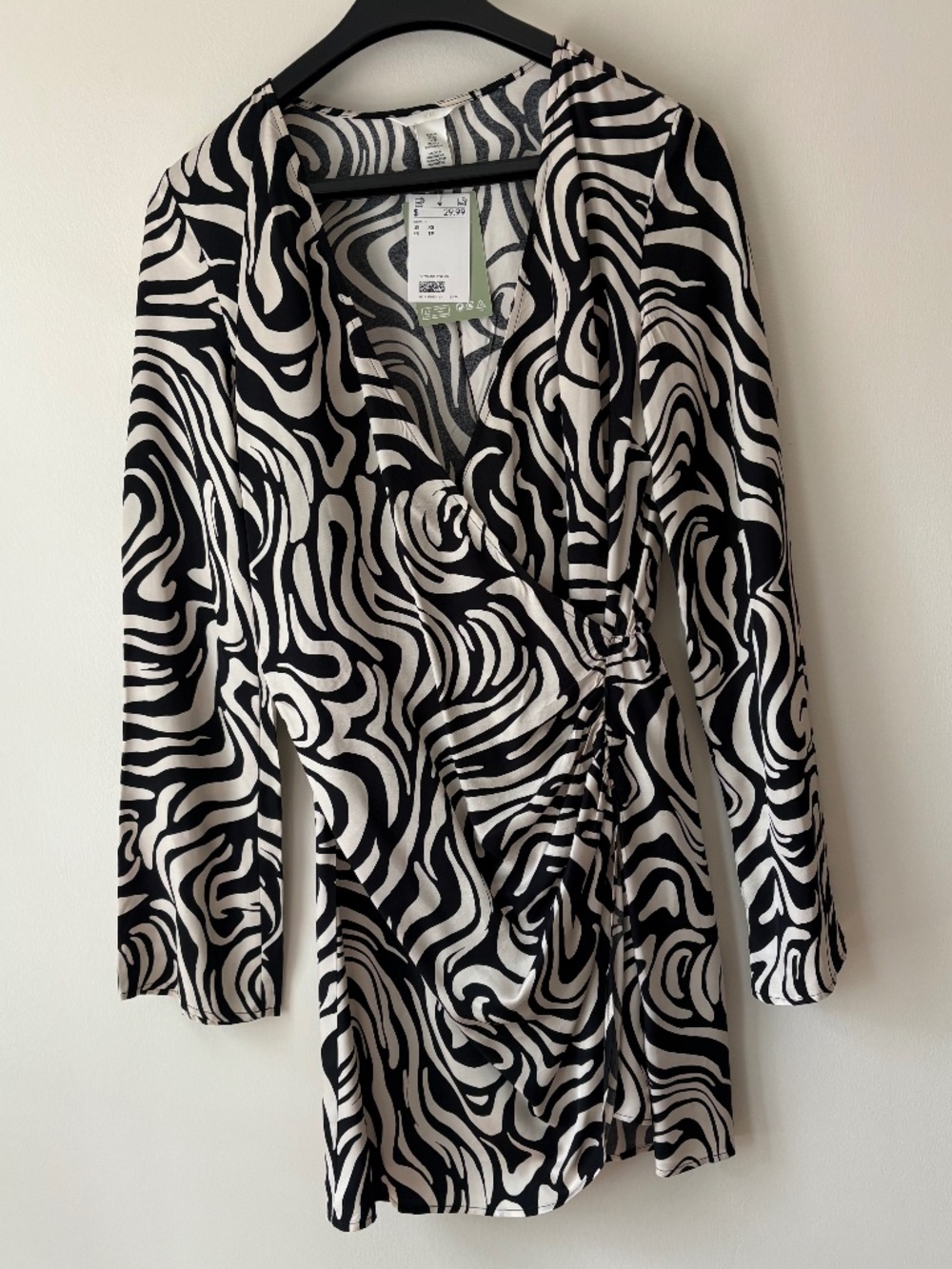 H&M Black/white patterned dress